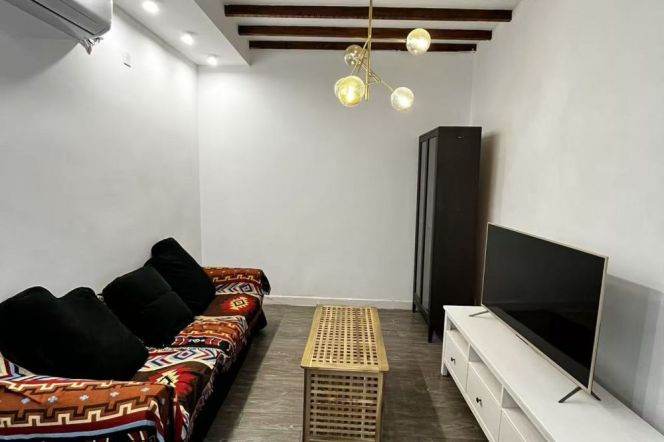 Nice yard 2Brs/2Lrs/3Bts apt nr South shanxi rd,M1/10/12