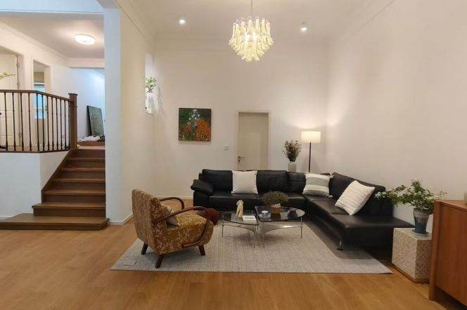 Modern  douplex 4brs with floor heating and garden near Huang pu river 