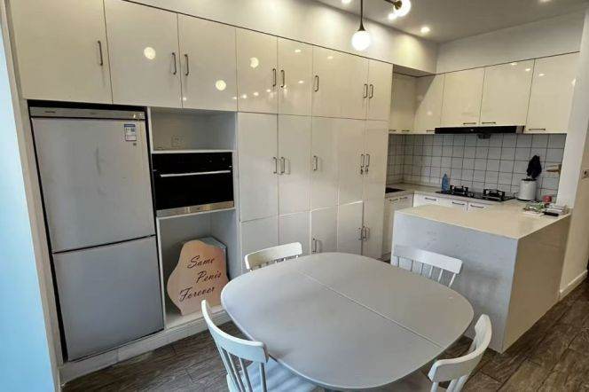 Nice yard 2Brs/2Lrs/3Bts apt nr South shanxi rd,M1/10/12