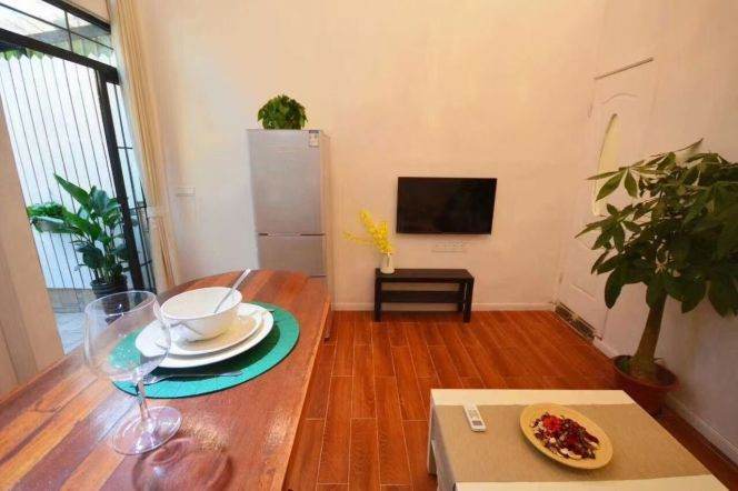 Furnished 2Br with Patio S. Shaanxi Rd Station