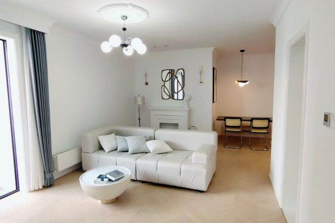 Elevator Spacious 2Br/2Lr/1Bt Close to L10/11 Jiaotong University Metro station 