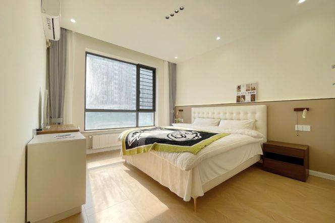 Well-lit 2BR 2BA Residence w/Heating in Lianyang/Century Park