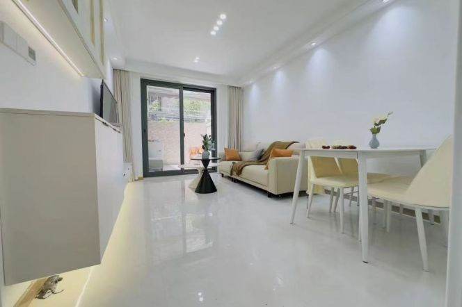 Nice yard 1Br/1Lr/1Bt apt nr Zhongshan park,M2/3/4