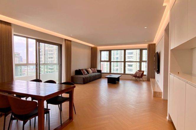 Modern 3brs with floor heating and balcony  in Jing an temple 