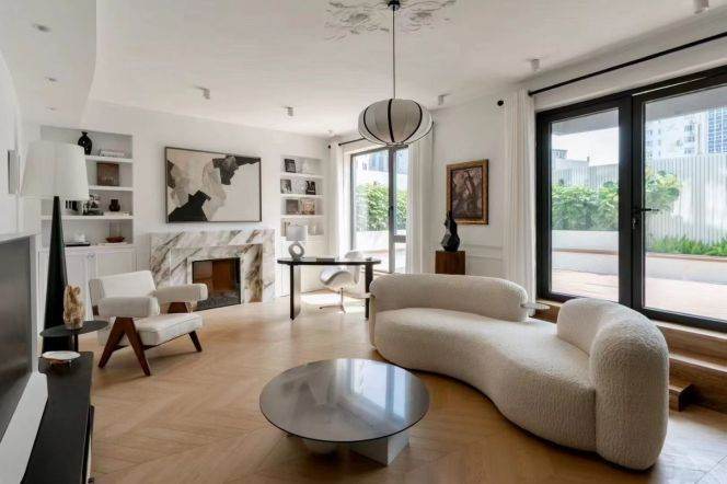 1 Bedroom with Big open-plan living room and terrance  in XuHui 