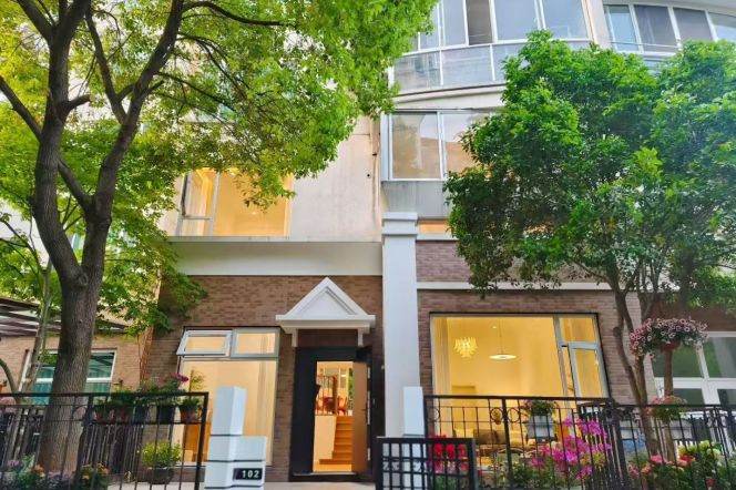 Modern  douplex 4brs with floor heating and garden near Huang pu river 