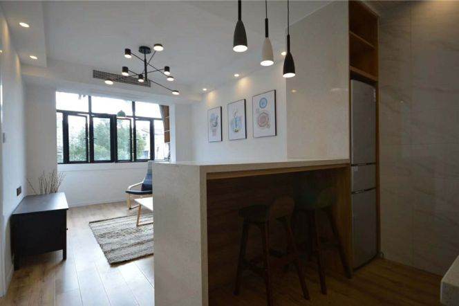 Bright 1Br w. inside Balcony Furnished