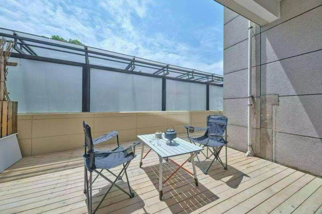 Jiaotong university Gaoyou/ Fuxing rd large 3brs/2lr/2ba apt wt garden; L10