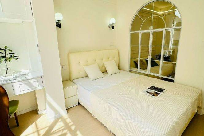 Zhongshan park/charming 1br 1lr/bright room/cozy&clean/brand furniture,@L2/3/4