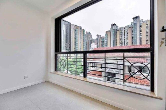 Taixing/Xinzha rd wall heating 2brs/2lrs/1ba wt balcony; L2/12/13