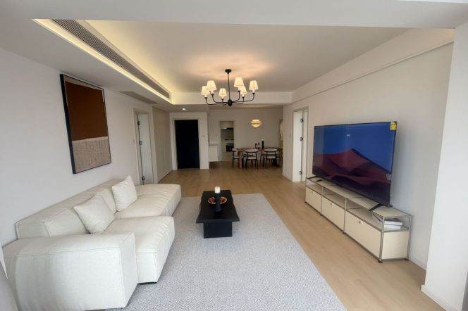 Brand New 3Brm With A Balcony Near Line 9 Daquqiao
