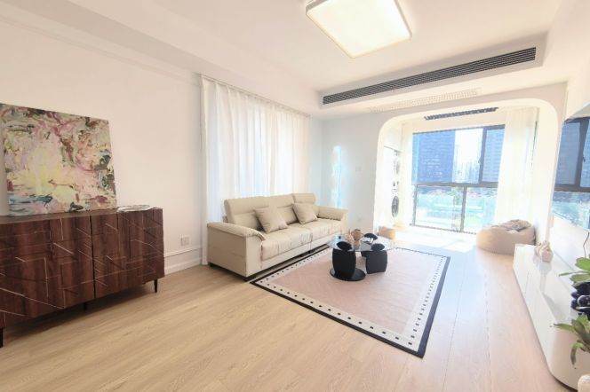 Jiangsu Rd metro/2br2bt/central AC/floor heat/oven/dishwasher/tennis court/pool/gym