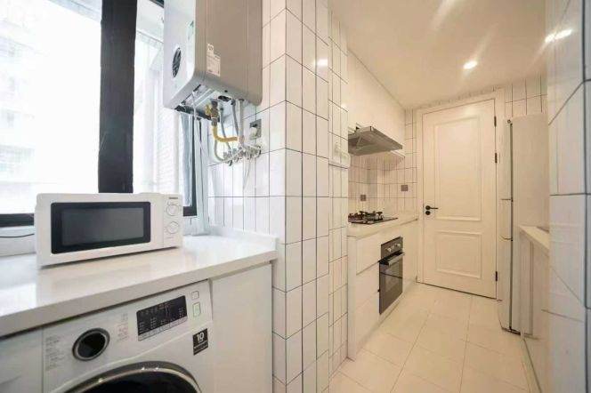  Quality 1br with floor heating nr Jing'an Temple L2/7/14 