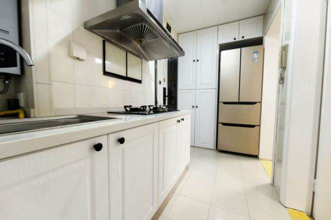Nice yard 1Br/1Lr/1Bt apt nr West yanan rd,M3/4