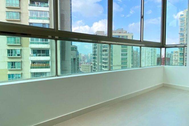 Modern 3brs with floor heating and balcony  in Jing an temple 