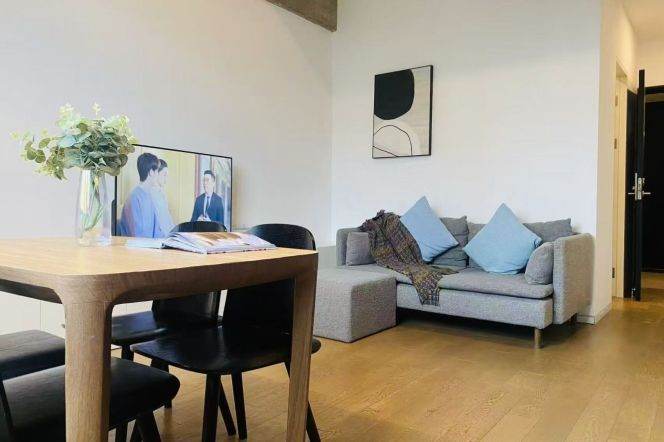 1BR in Pu'dong with free shuttle bus to New Development Building  can long&short lease