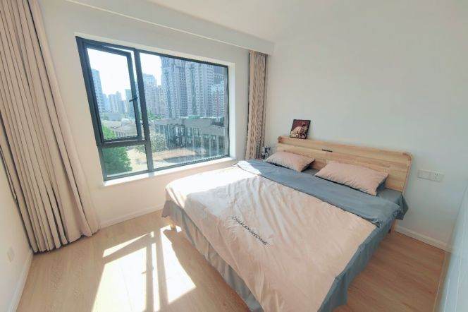 Jiangsu Rd metro/2br2bt/central AC/floor heat/oven/dishwasher/tennis court/pool/gym
