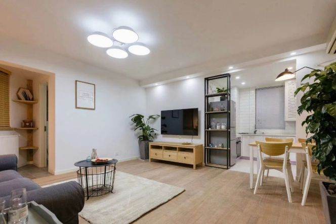 Elevator 2br-Huaihai West Road - 6 minutes to Line 10/11 - Jiaotong University