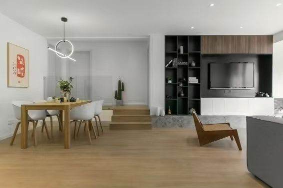 Open Balcony Standard 4BR Near Shanghai Jiaotong UV