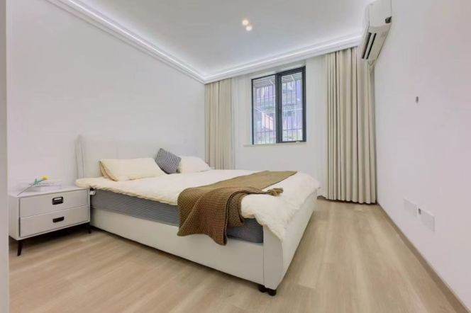 Nice yard 1Br/1Lr/1Bt apt nr Zhongshan park,M2/3/4