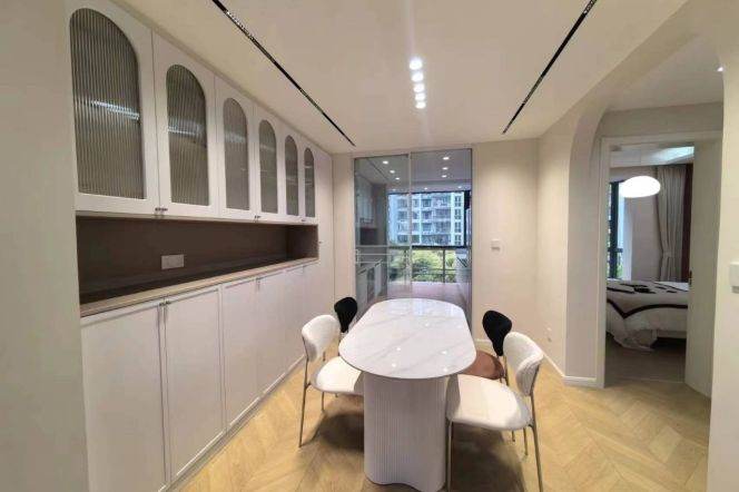 Modern 2BR 2BA in Garden Residence | Pudong Avenue, Steps to Huangpu River