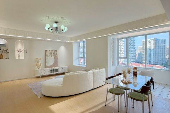  Large Open Living room  Spacious 2BR+Study 185sqm, Xujiahui Core