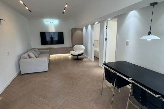 14.8k Brand new 2Br with floor heating Nr Changping Rd.line7