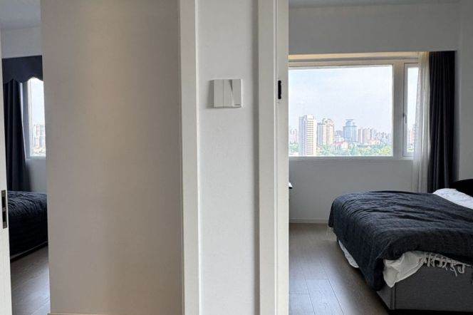 South Shanxi rd & IAPM | Bar street | Standard 3Br + heating + elevator | Good view