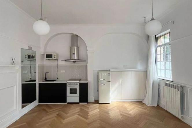  Historic 1br with yard nr Jing'an Temple &Jiangsu Rd   L2/7/11/14  
