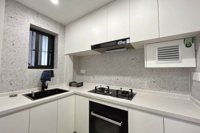 Newly renovated 1Br Apt +elevator| Xikang rd | Changping rd metro L7 | 7K