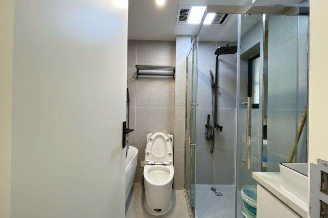 Newly renovated 1Br Apt +elevator| Xikang rd | Changping rd metro L7 | 7K