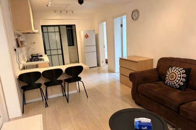 2BR with elevator near line 1/7/9 heng'shan Rd and Xujiahui metro