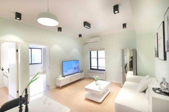 2 brs near L2/L7/L14 jing'an temple station+elevator