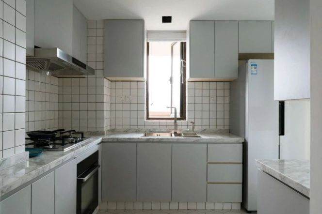 modern 3brs floor heating nice furniture in Xintiandi line 1,8,9,10,13,14 only 24K