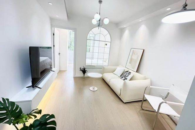 zhongshan park station one bedroom