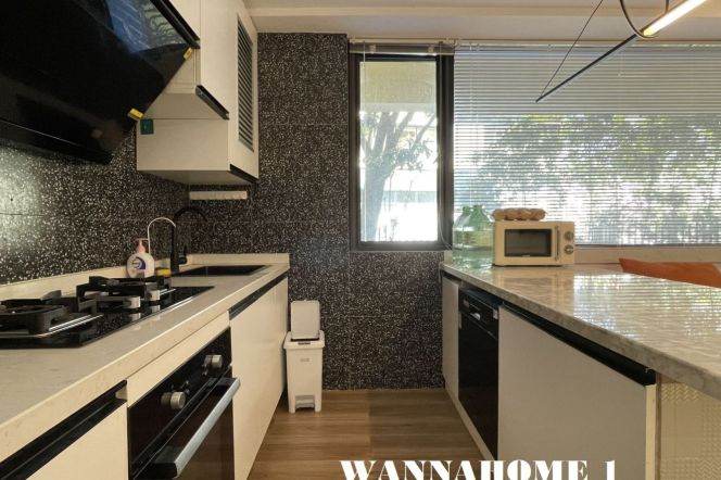Modern&Bright&Spacious Elevator 2Bdrs 1Bath Apt+Jing'an Temple+Large Cloakroom+Rare Building