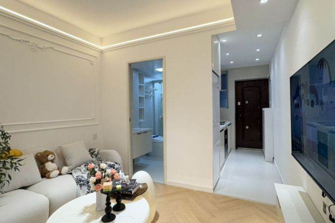 Cozy 1Br/1Lr/1Bt+Lovely Yard Close to L3/4/10 Hongqiao Rd Station 