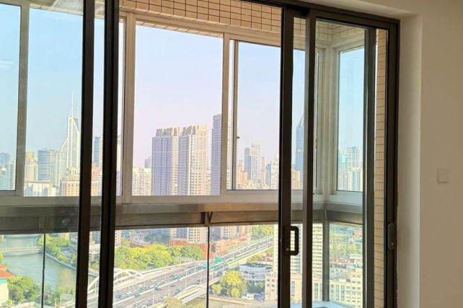 3 Brs, 2 Baths, Brand-new Dec, 130 sqm, High rise building @ Hanzhong metro L1,12&13