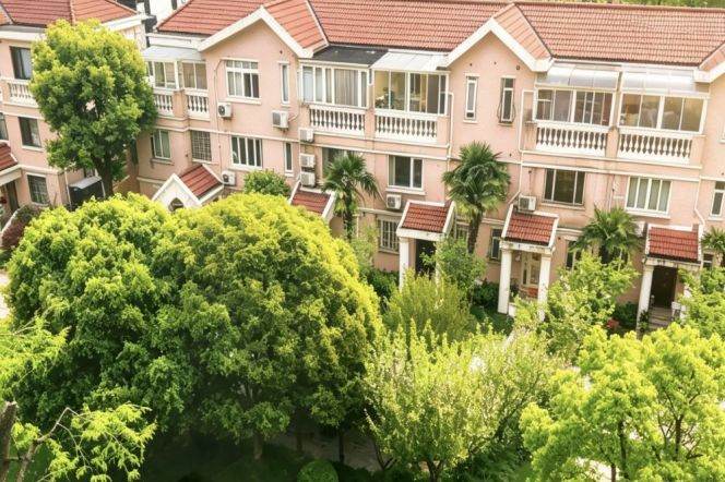4brs 2baths 176sqm Duplex- Unfurnished- Suitable for Family- Suzhou River -Jing’an 