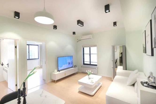 Cozy 2br with elevator near Jing'an Temple