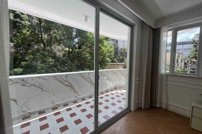 Modern 1+1br/120sqm & outside balcony @W Nj Rd & Line 2/12/13