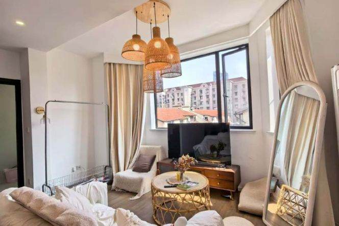 Charming 2Brs/1Lr/1Bt apt nr South shanxi rd,M1/10/12