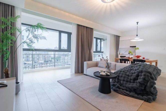 modern big 2brs floor heating balcony nice view in Gubei near line 10,15 