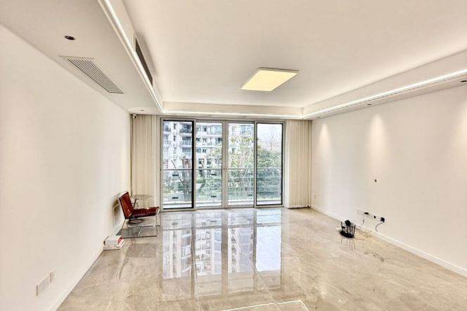 Renovated 170sqm 3BR with Balcony near Anfu Road