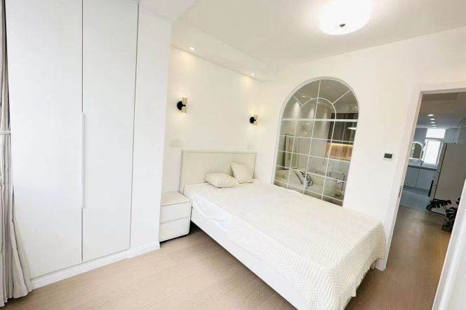 zhongshan park station one bedroom