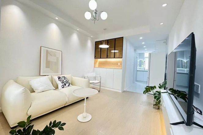 zhongshan park station one bedroom