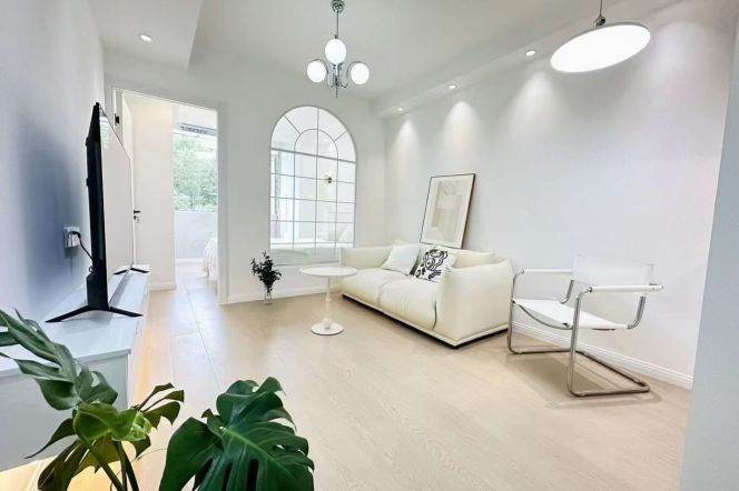 zhongshan park station one bedroom