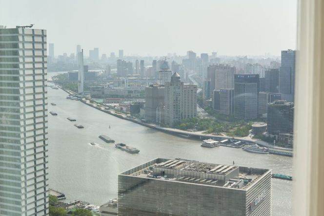 brand new big 3brs floor heating modern furniture beside Huang pu river 