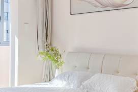 Jiangsu rd/elevator 2br 2lr/brand new/floor heating/central AC/bright room,@L11/2
