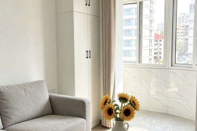 4brs 2baths 176sqm Duplex- Unfurnished- Suitable for Family- Suzhou River -Jing’an 